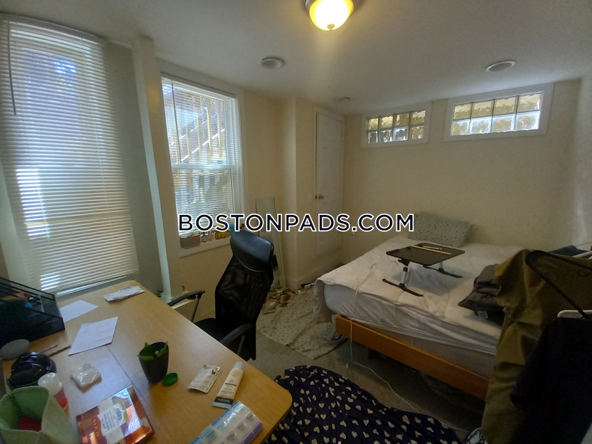 BOSTON - FORT HILL - 2 Beds, 1 Bath - Image 14