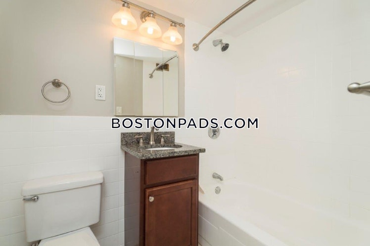 Columbia Rd., Boston