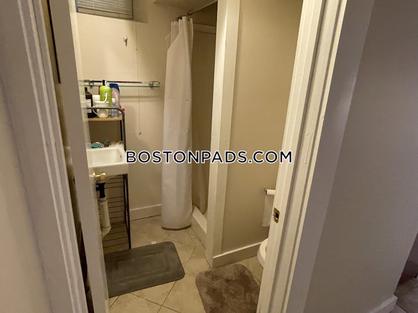 BOSTON - MISSION HILL - 3 Beds, 1 Bath - Image 22