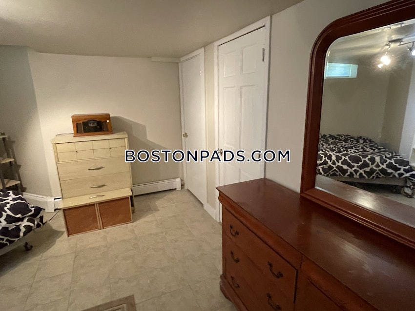 BOSTON - MISSION HILL - 3 Beds, 1 Bath - Image 20