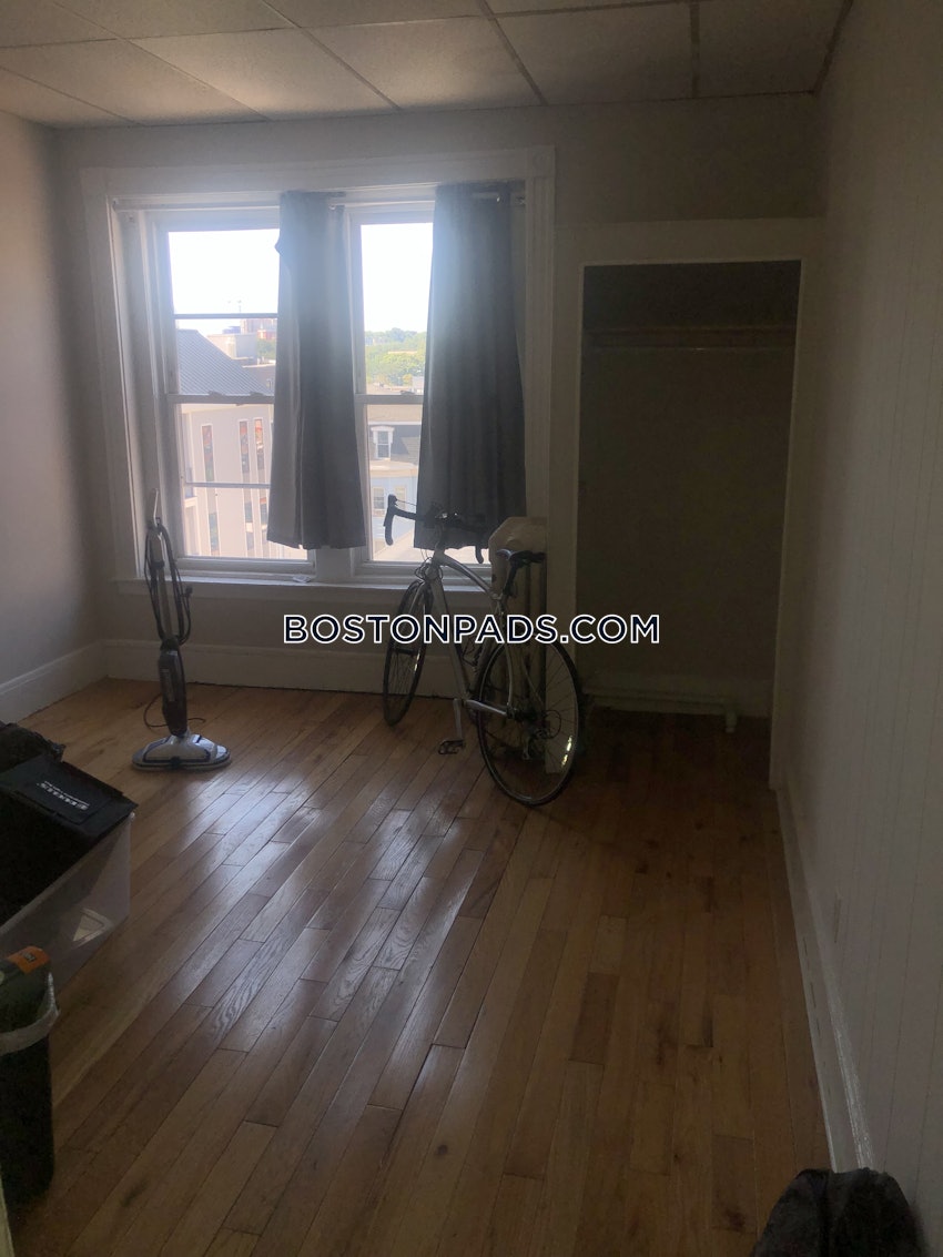 BOSTON - ALLSTON - 1 Bed, 1 Bath - Image 12