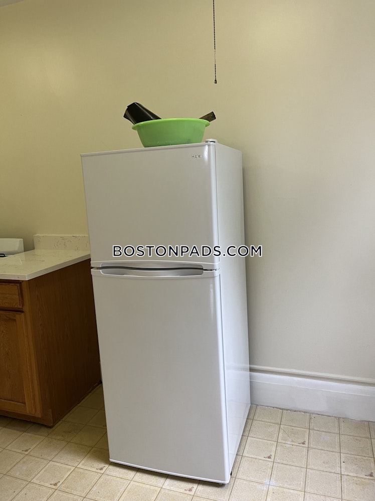 Pleasant St., Malden