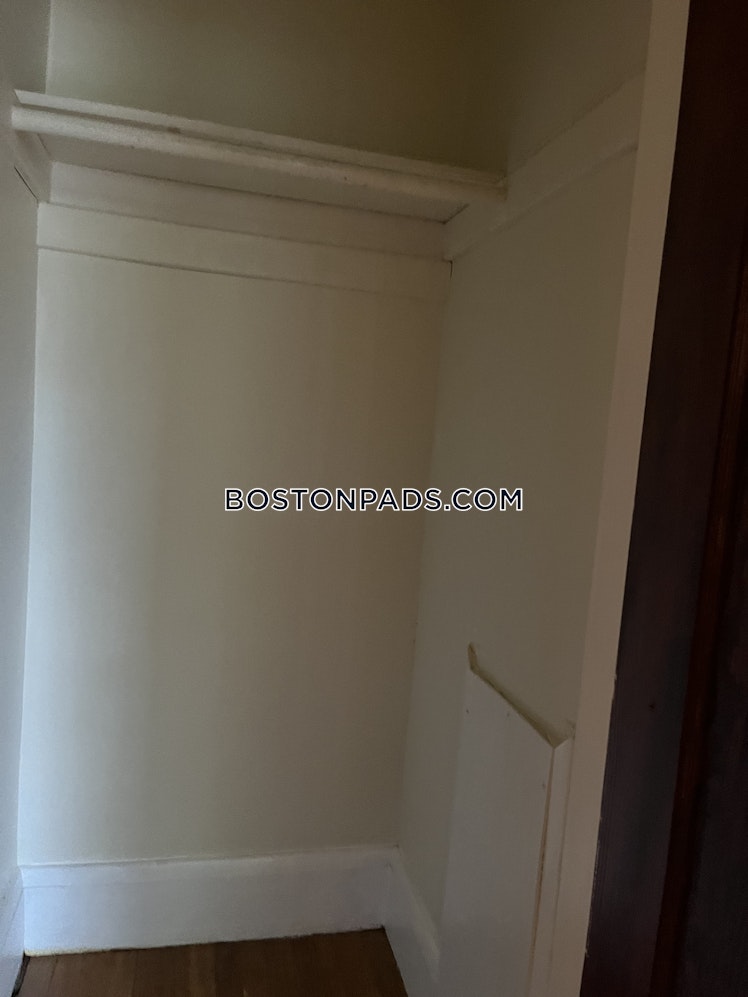 Pleasant St., Malden