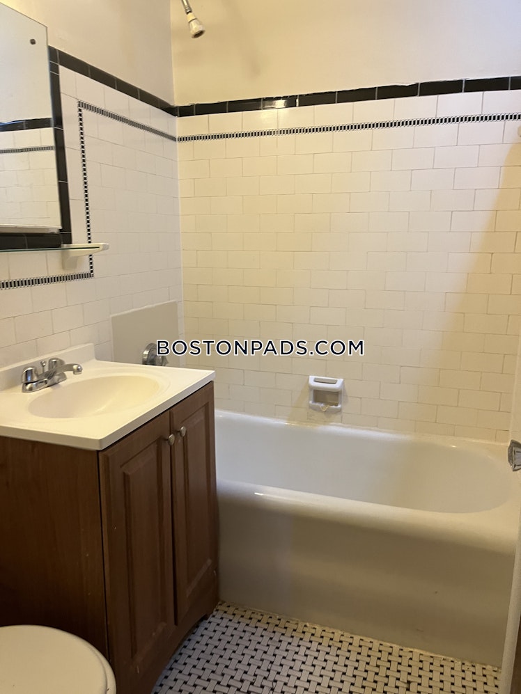 Pleasant St., Malden