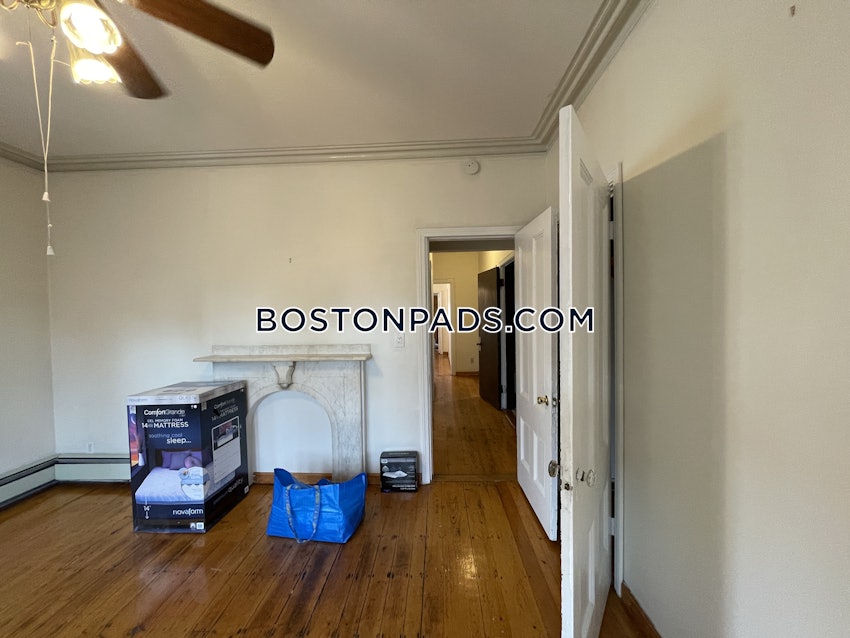 BOSTON - MISSION HILL - 3 Beds, 1 Bath - Image 25