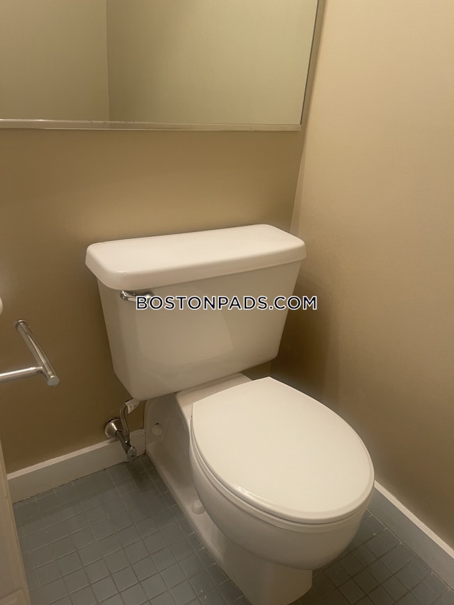 Boston - $3,920+ /mo