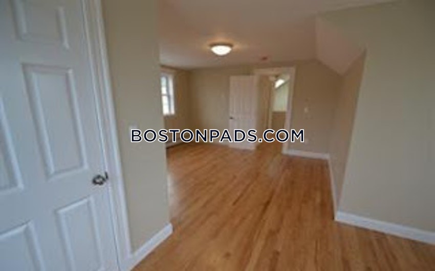 SOMERVILLE - DAVIS SQUARE - 4 Beds, 3 Baths - Image 14