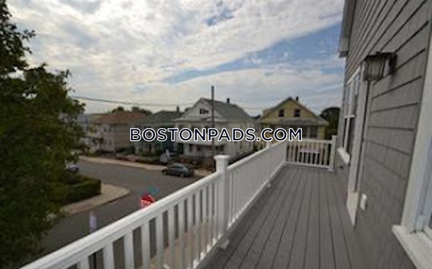 SOMERVILLE - DAVIS SQUARE - 4 Beds, 3 Baths - Image 13