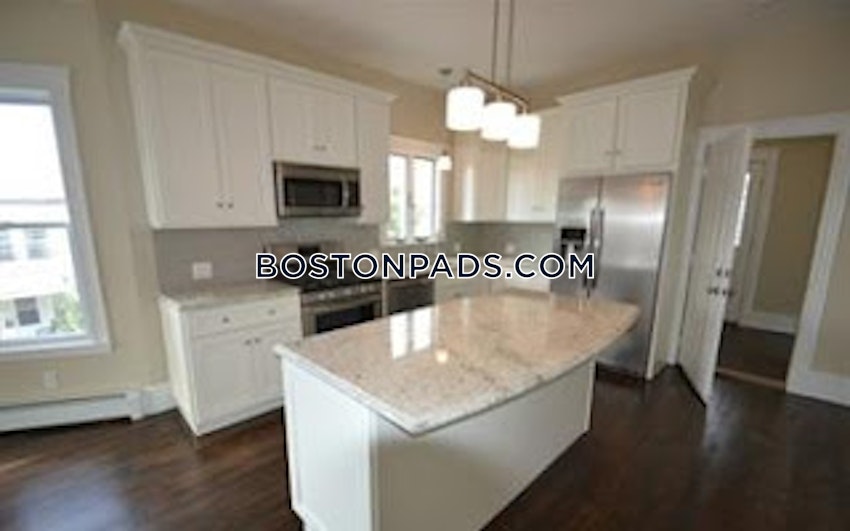 SOMERVILLE - DAVIS SQUARE - 4 Beds, 3 Baths - Image 11