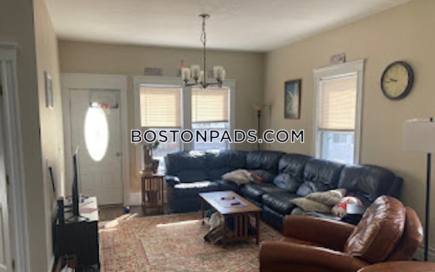 SOMERVILLE - DAVIS SQUARE - 4 Beds, 3 Baths - Image 7