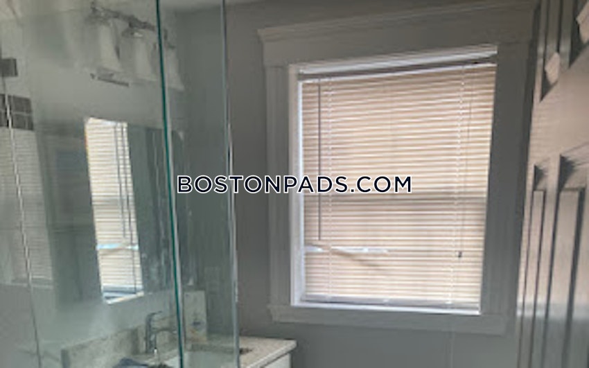 SOMERVILLE - DAVIS SQUARE - 4 Beds, 3 Baths - Image 4