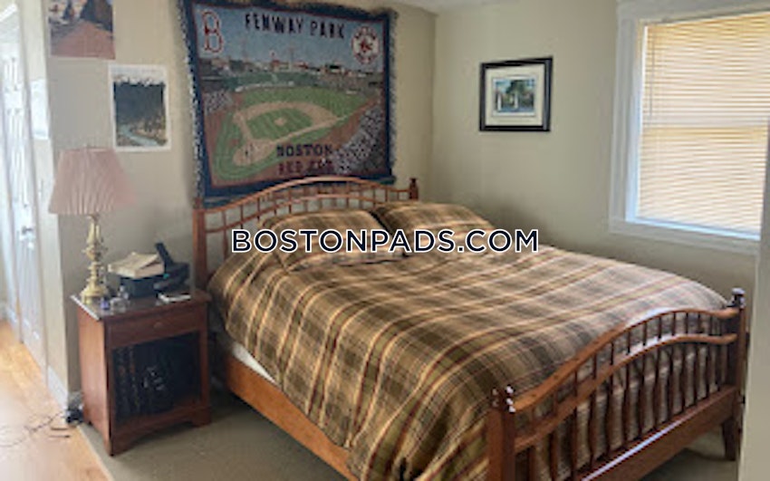 SOMERVILLE - DAVIS SQUARE - 4 Beds, 3 Baths - Image 3