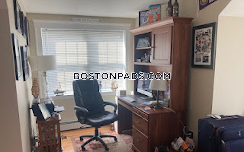 SOMERVILLE - DAVIS SQUARE - 4 Beds, 3 Baths - Image 1