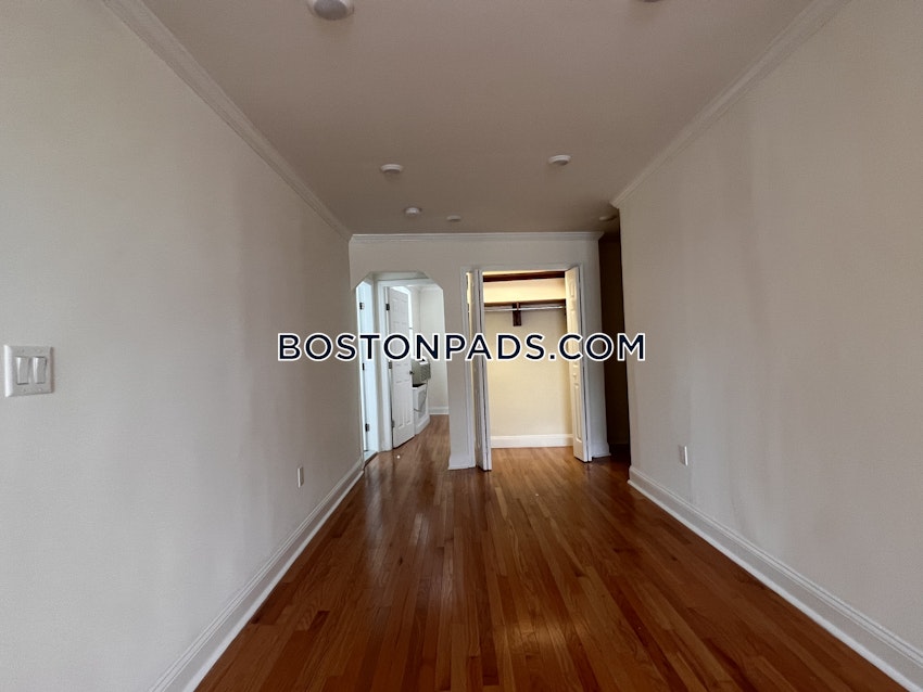 CAMBRIDGE - HARVARD SQUARE - 2 Beds, 1 Bath - Image 9