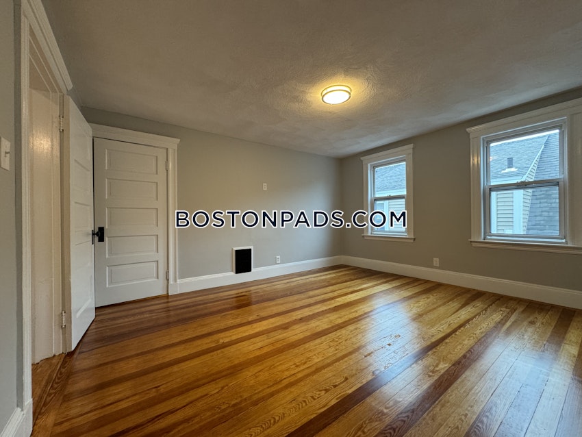 SOMERVILLE - TUFTS - 4 Beds, 1 Bath - Image 8