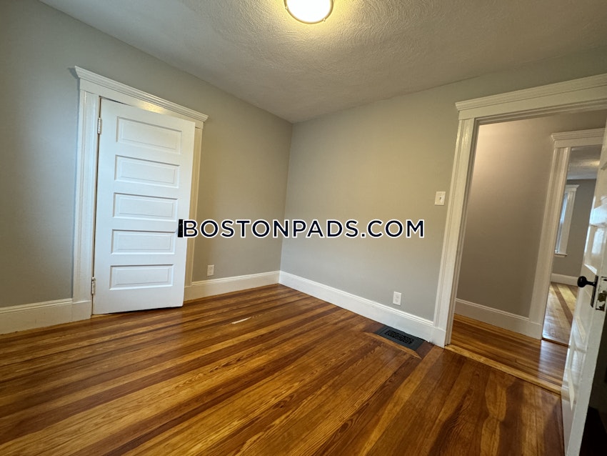 SOMERVILLE - TUFTS - 4 Beds, 1 Bath - Image 6