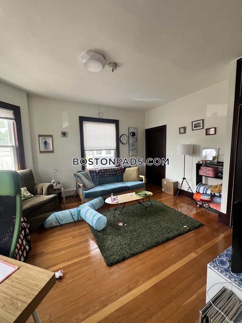 BOSTON - BRIGHTON - OAK SQUARE - 3 Beds, 1 Bath - Image 6