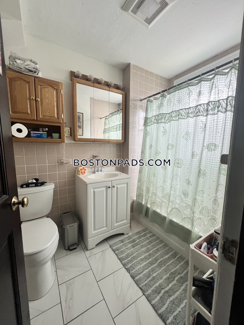 BOSTON - BRIGHTON - OAK SQUARE - 3 Beds, 1 Bath - Image 10