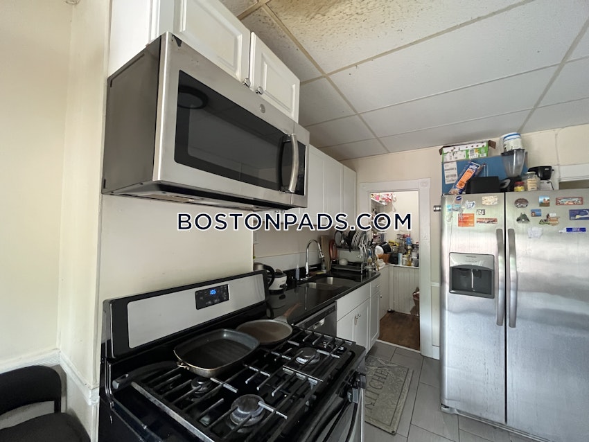 BOSTON - MISSION HILL - 4 Beds, 1 Bath - Image 24