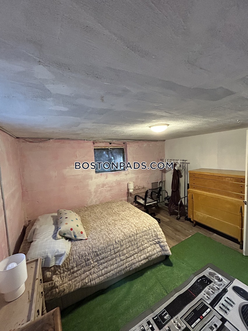 CAMBRIDGE - HARVARD SQUARE - 1 Bed, 1 Bath - Image 6