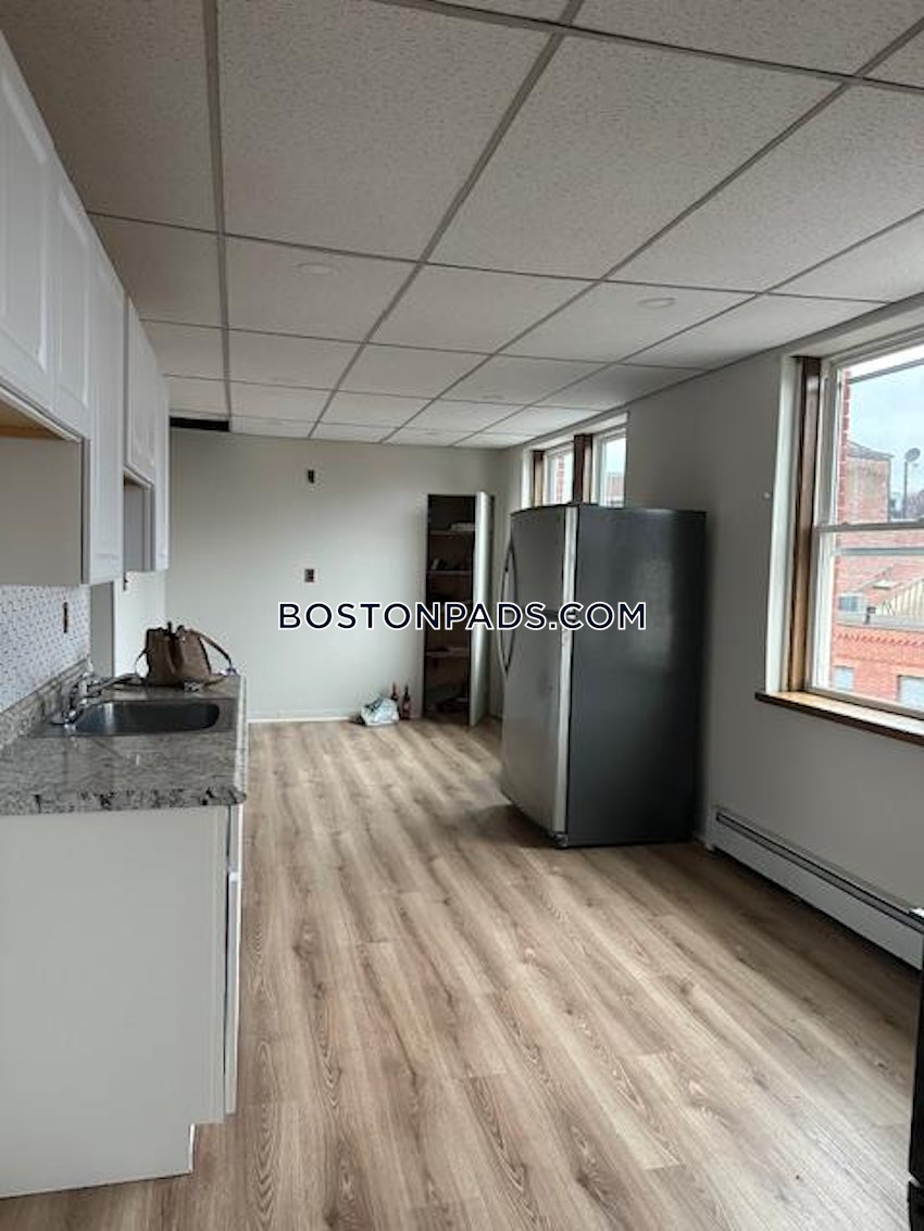 BOSTON - NORTH END - 2 Beds, 1 Bath - Image 4