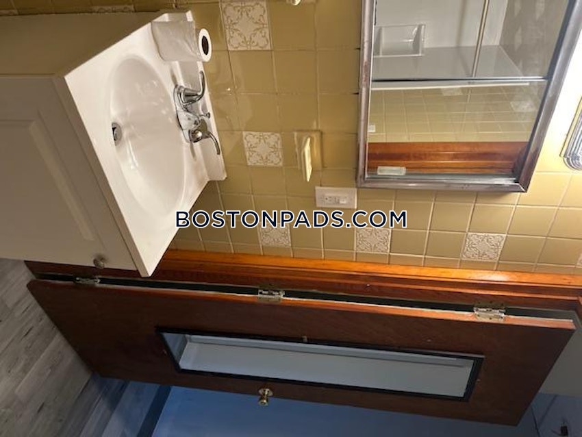 BOSTON - NORTH END - 2 Beds, 1 Bath - Image 8