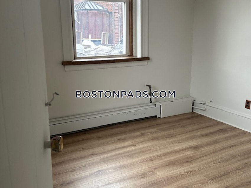 BOSTON - NORTH END - 2 Beds, 1 Bath - Image 2