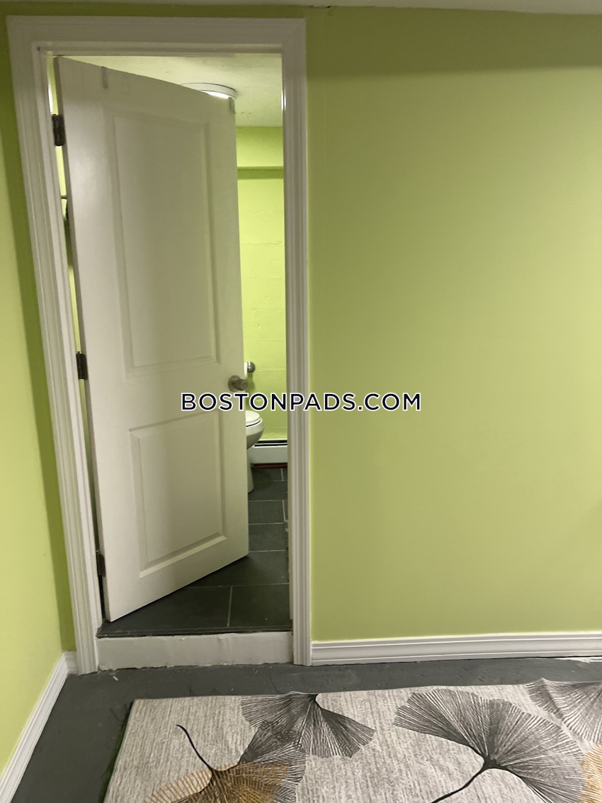 CAMBRIDGE - HARVARD SQUARE - 1 Bed, 1 Bath - Image 23