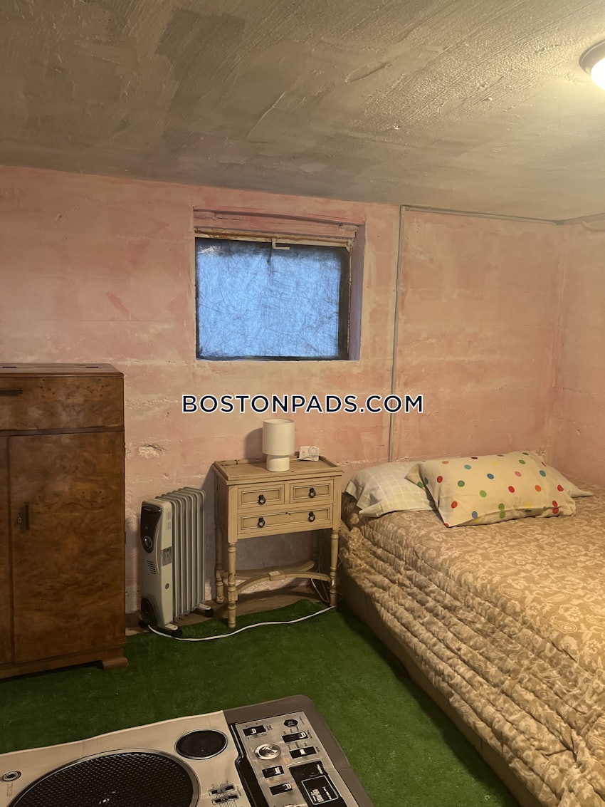 CAMBRIDGE - HARVARD SQUARE - 1 Bed, 1 Bath - Image 20