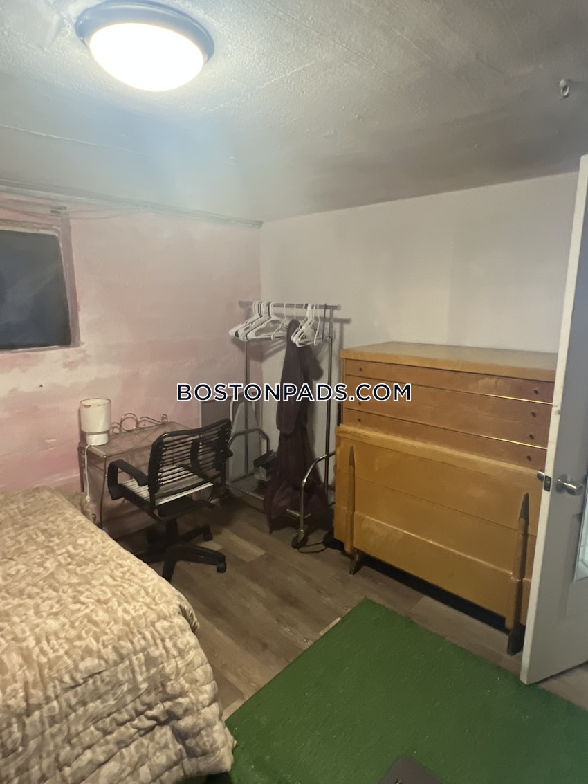 CAMBRIDGE - HARVARD SQUARE - 1 Bed, 1 Bath - Image 17