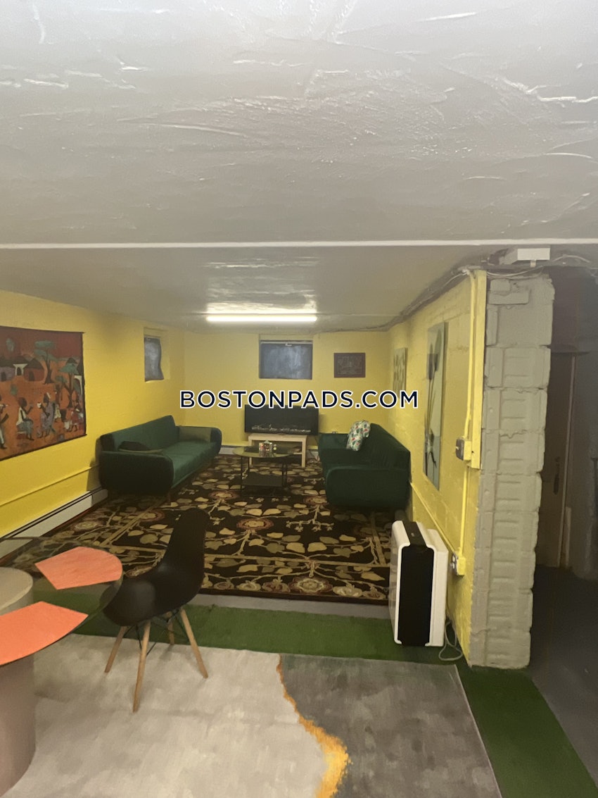 CAMBRIDGE - HARVARD SQUARE - 1 Bed, 1 Bath - Image 13