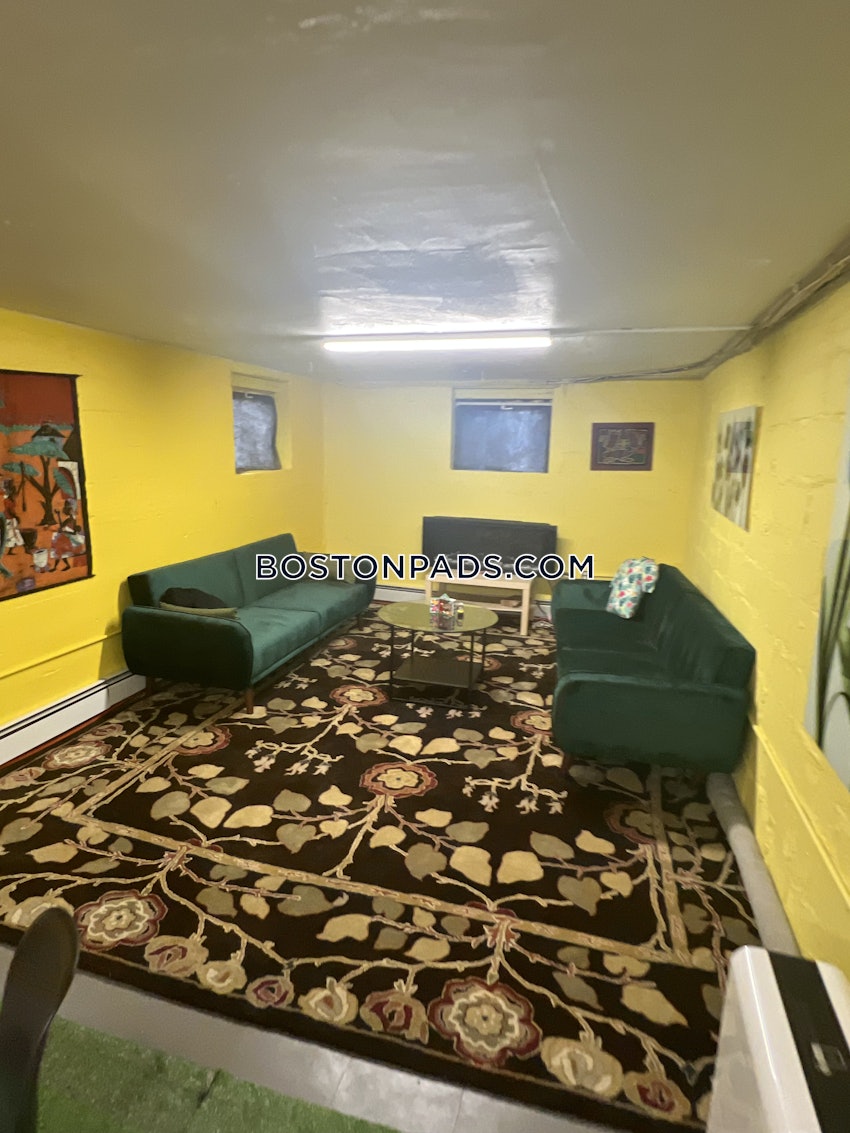 CAMBRIDGE - HARVARD SQUARE - 1 Bed, 1 Bath - Image 3