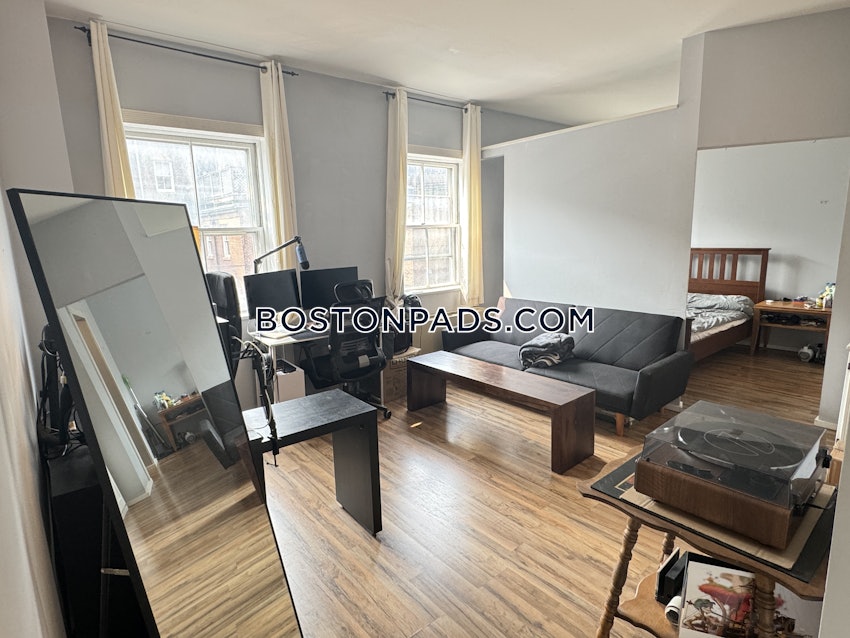 BOSTON - BEACON HILL - 1 Bed, 1 Bath - Image 4