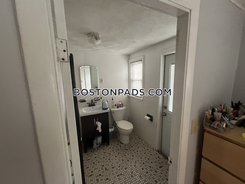 BOSTON - BAY VILLAGE - 1 Bed, 1 Bath - Image 13