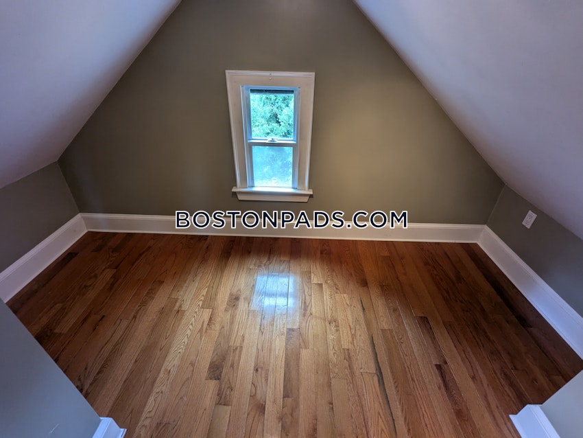 WAYLAND - 3 Beds, 2 Baths - Image 42