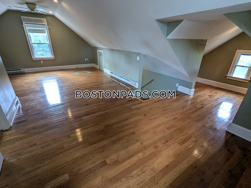 WAYLAND - 3 Beds, 2 Baths - Image 41