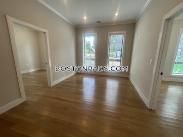 Boston - 5 Beds, 2 Baths