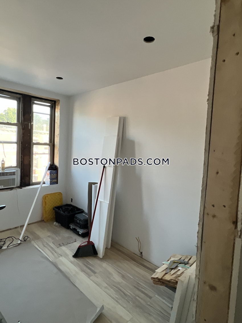 BOSTON - MISSION HILL - 2 Beds, 1 Bath - Image 3