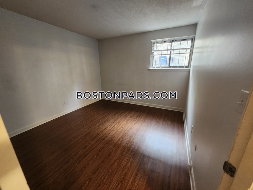 CAMBRIDGE - PORTER SQUARE - 3 Beds, 2 Baths - Image 13