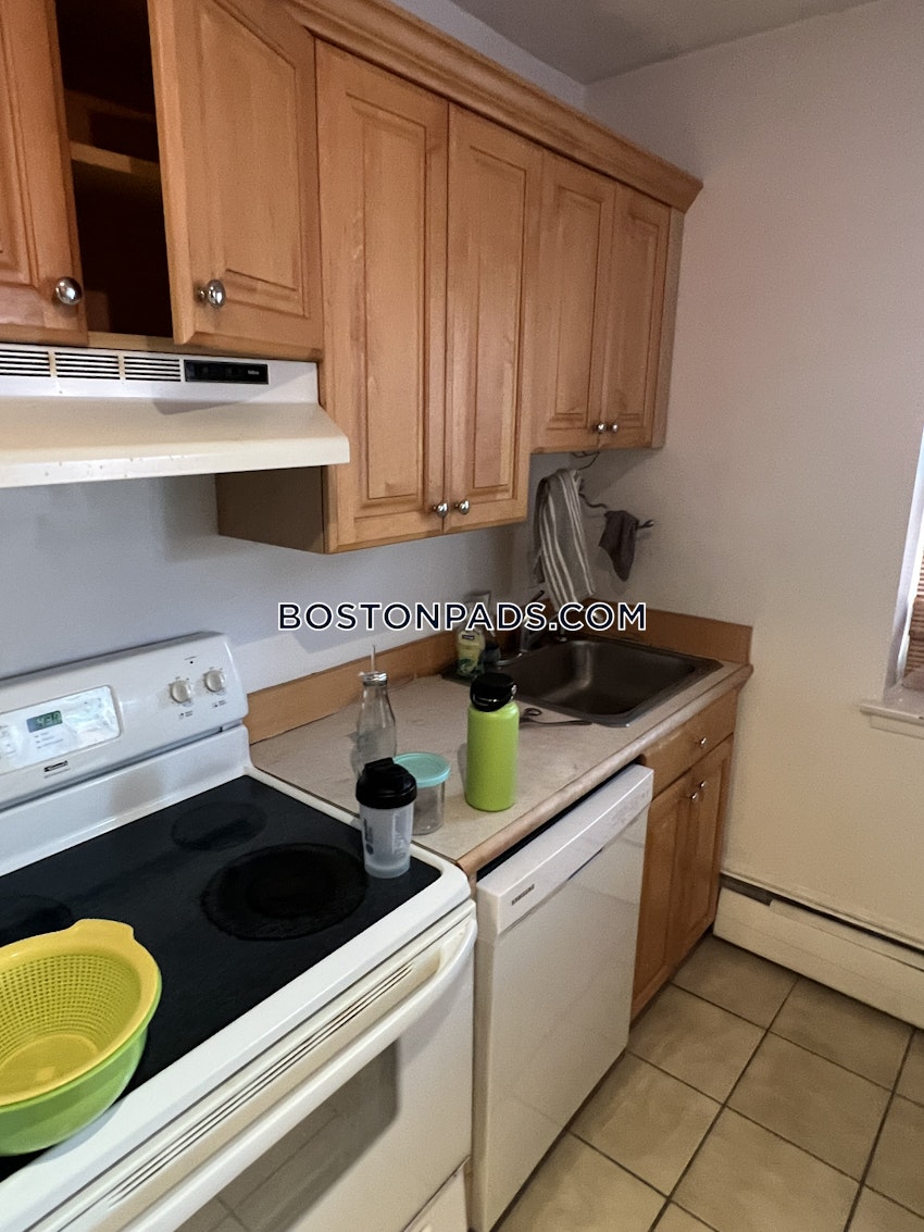 BROOKLINE- COOLIDGE CORNER - 1 Bed, 1 Bath - Image 4