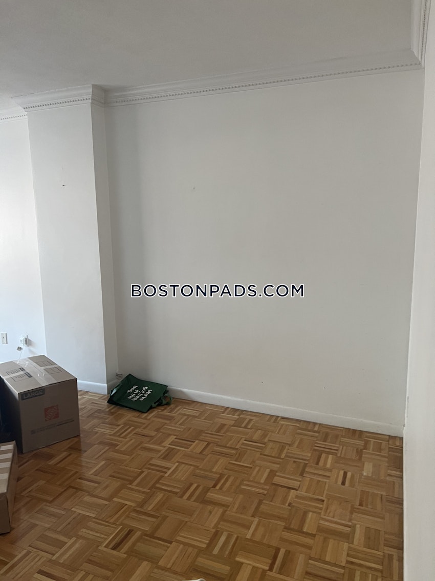 BROOKLINE- COOLIDGE CORNER - 1 Bed, 1 Bath - Image 6