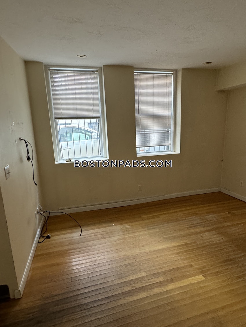 BOSTON - BEACON HILL - 2 Beds, 1 Bath - Image 18