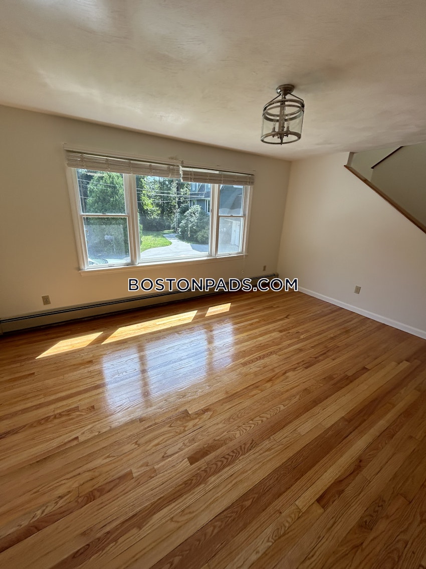 BOSTON - JAMAICA PLAIN - ARBORETUM - 3 Beds, 3.5 Baths - Image 9