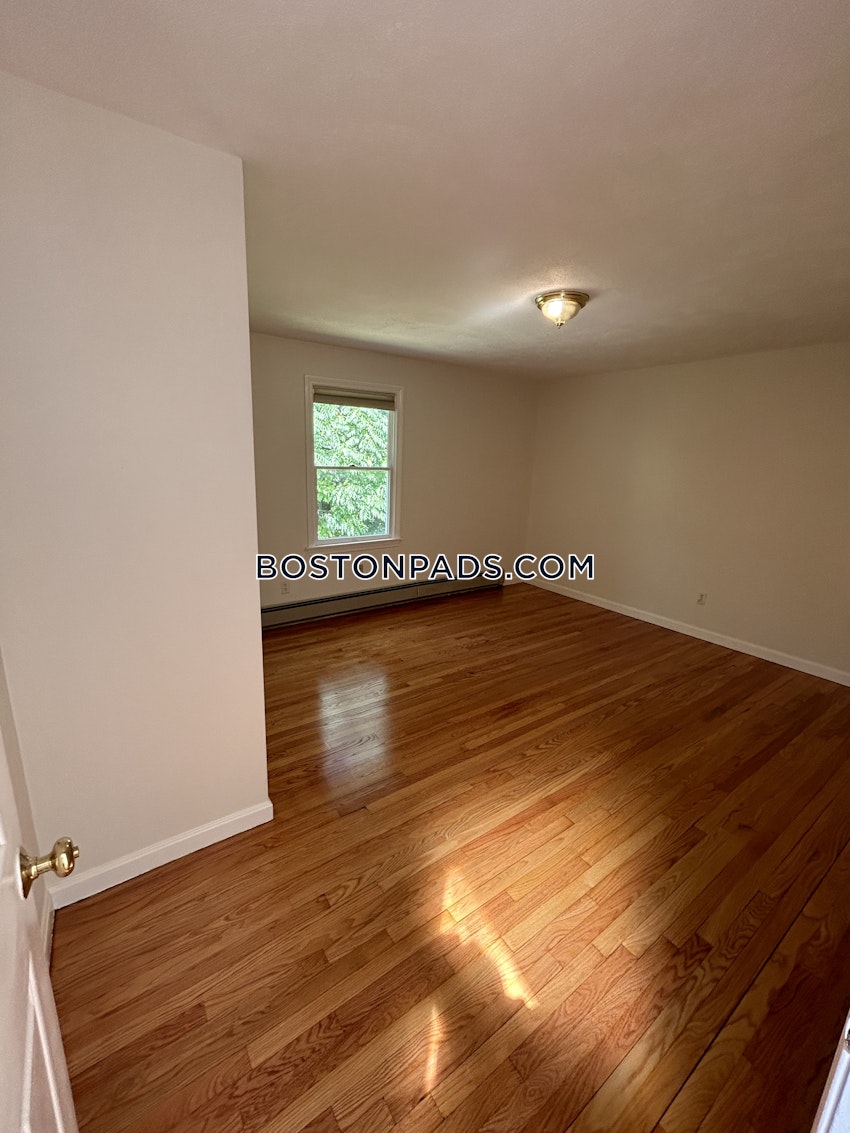 BOSTON - JAMAICA PLAIN - ARBORETUM - 3 Beds, 3.5 Baths - Image 6