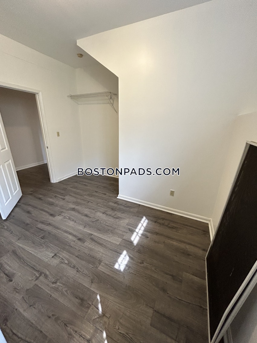 BOSTON - JAMAICA PLAIN - ARBORETUM - 3 Beds, 3.5 Baths - Image 4