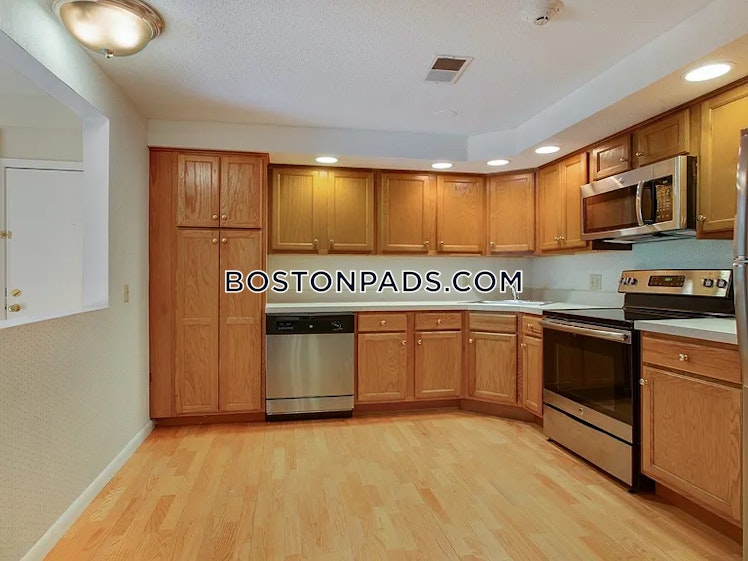 Royal Crest Dr., North Andover