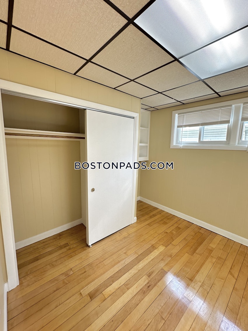 MEDFORD - TUFTS - 3 Beds, 1 Bath - Image 4