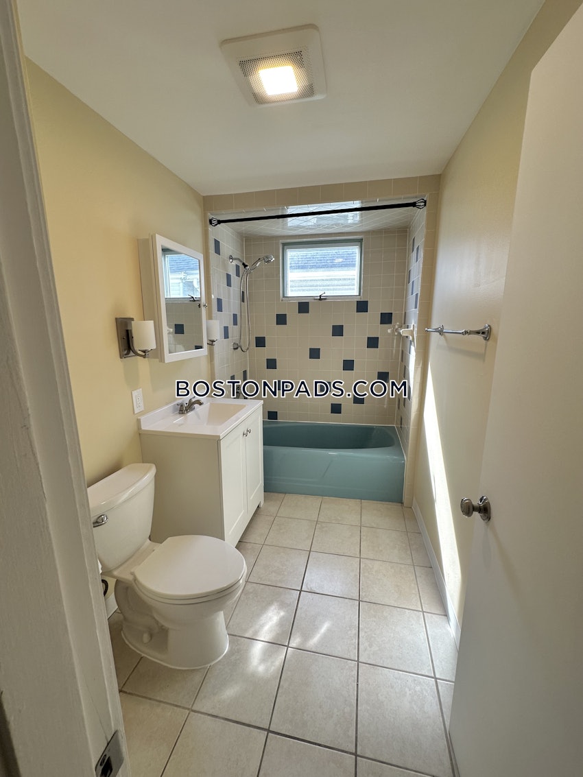 MEDFORD - TUFTS - 3 Beds, 1 Bath - Image 38