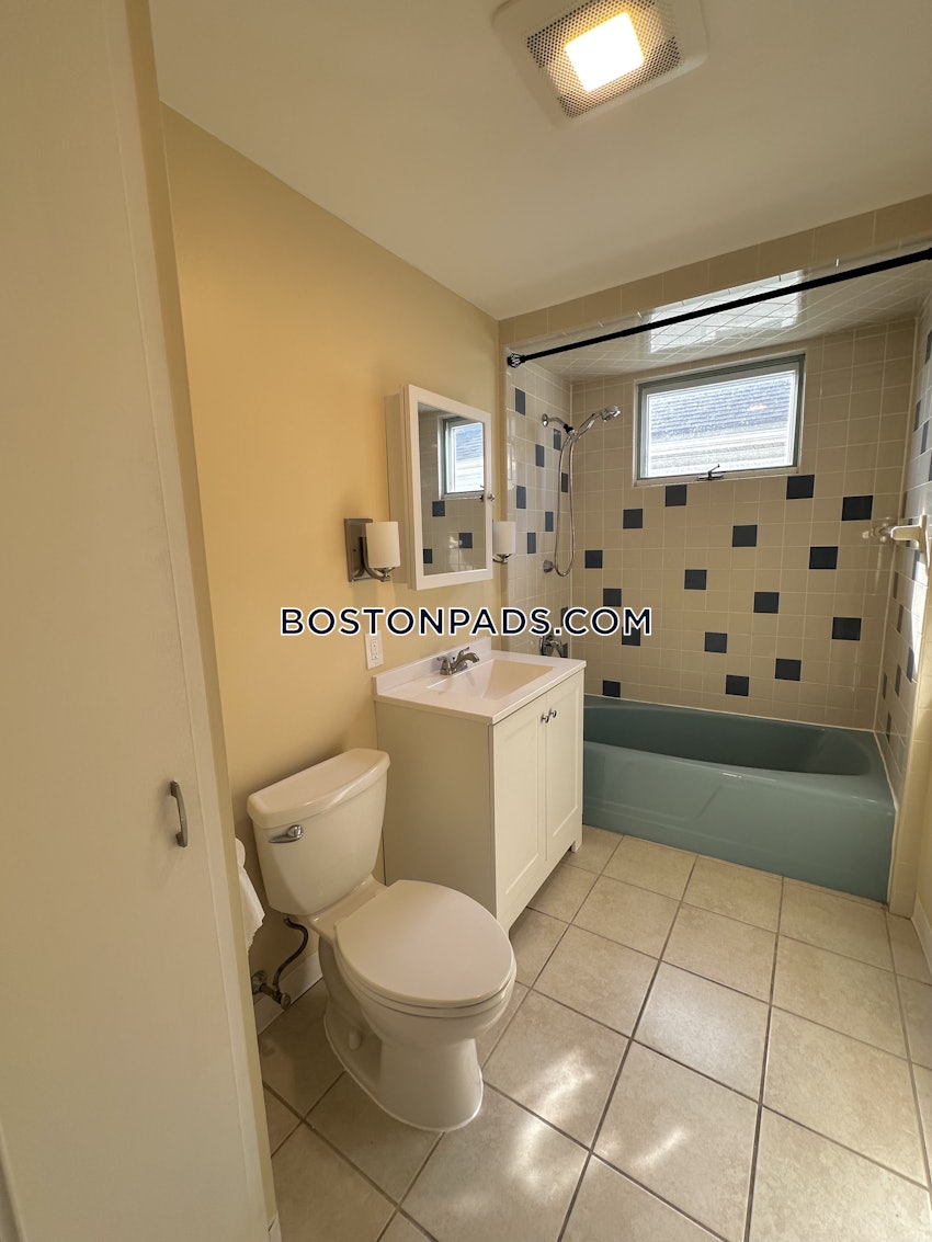 MEDFORD - TUFTS - 3 Beds, 1 Bath - Image 37