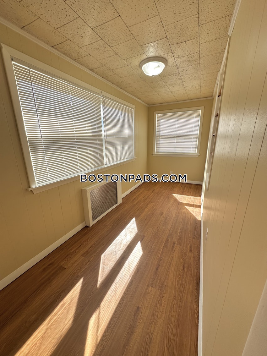 MEDFORD - TUFTS - 3 Beds, 1 Bath - Image 20